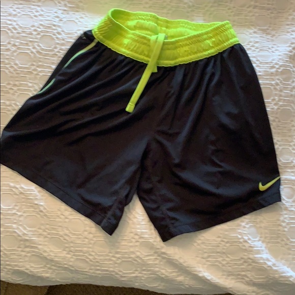 Nike shorts set of 2 - Picture 4 of 5